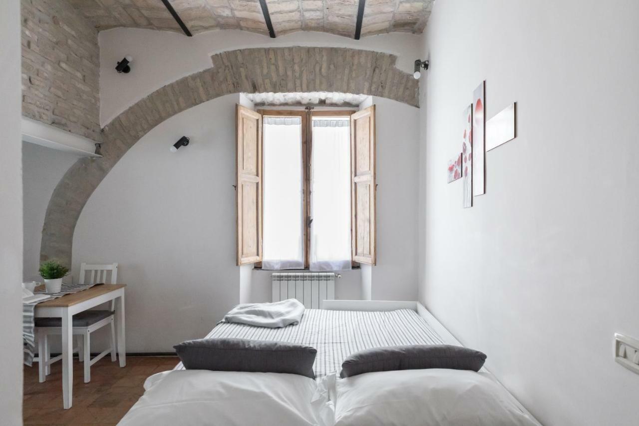 Apartament La Papessa Del Colosseo Rzym Zewnętrze zdjęcie